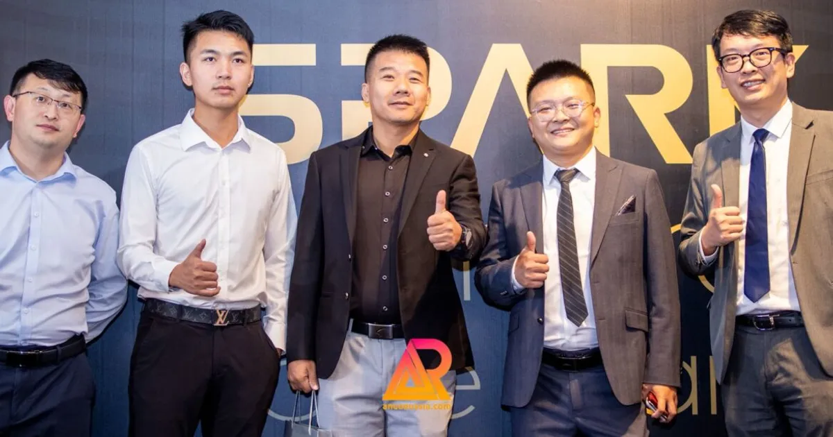 Tecno apresenta novos modelos Spark 40 em uma gala marcada por inovação e tecnologia