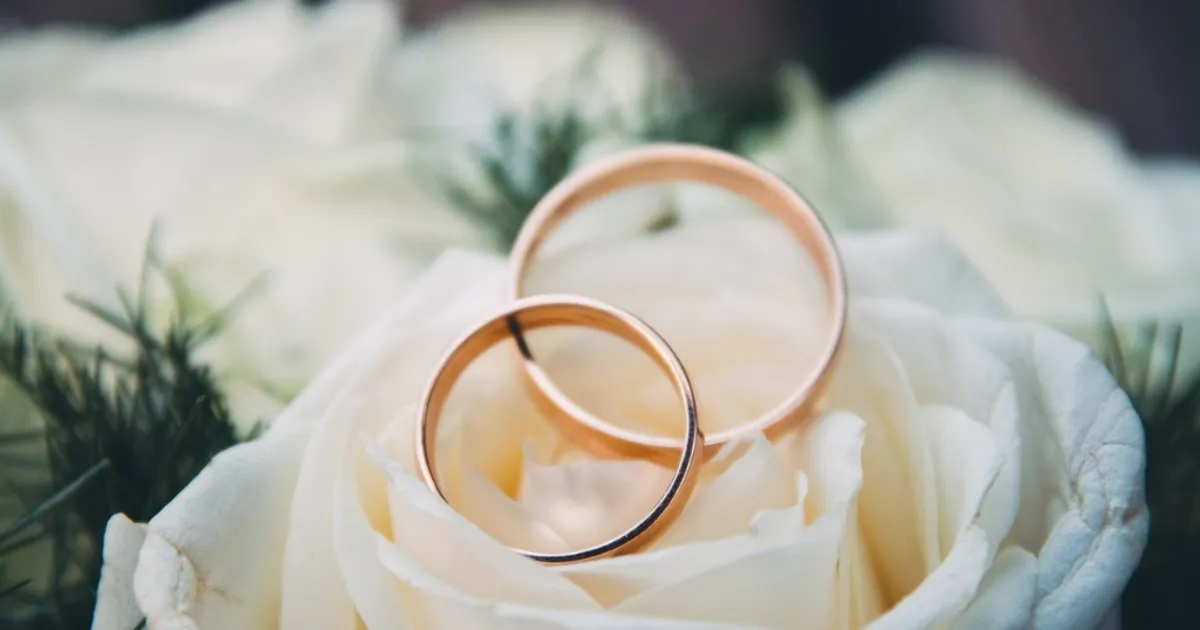 Noivo abandona o casamento após descobrir que a sua parceira convidou ex-namorado para cerimónia