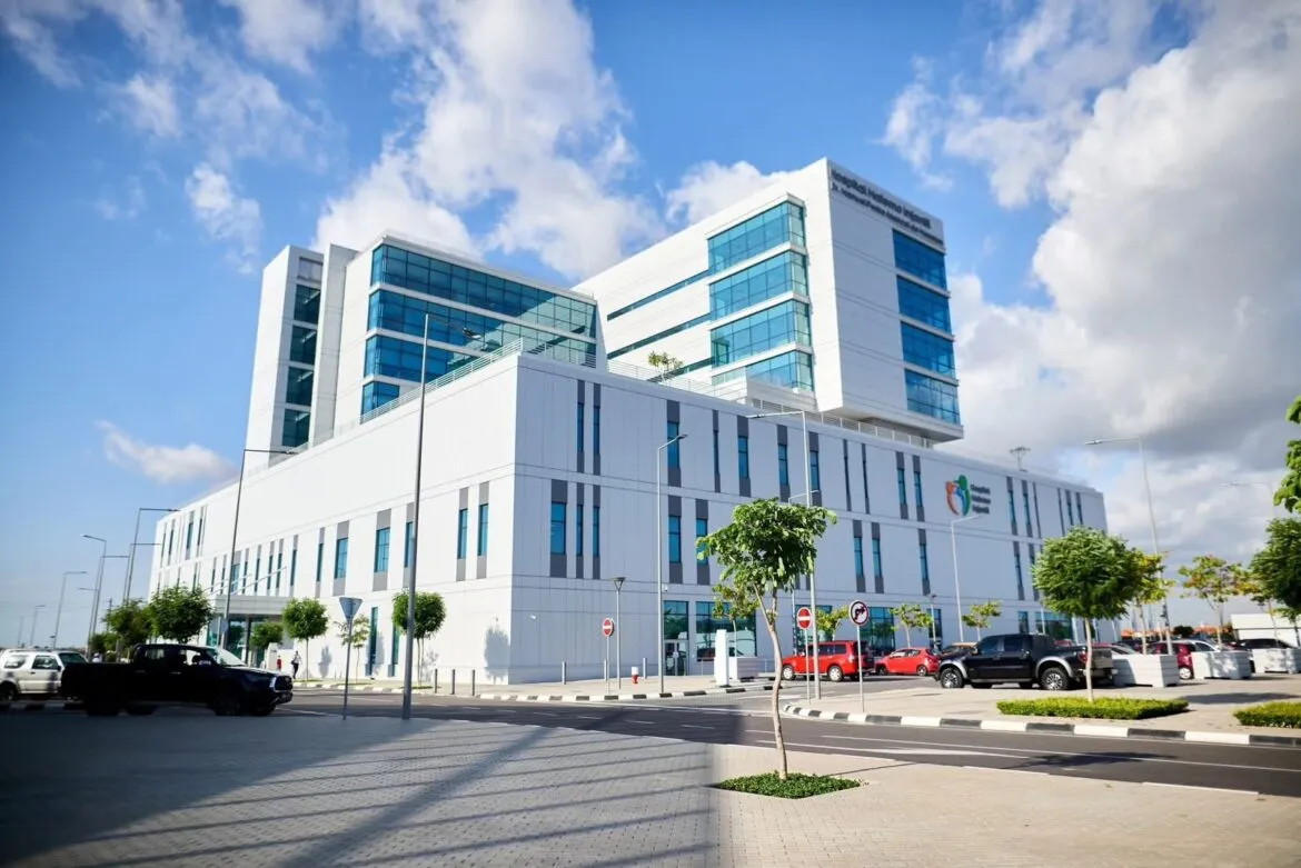 Direcção de hospital suspende profissionais por alegada colocação de fita adesiva na boca de uma criança