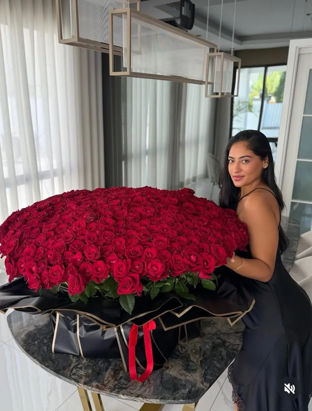 Conheça Ivania Morais: A influencer que tem encantado o público pela forma simples como expõe a sua rotina