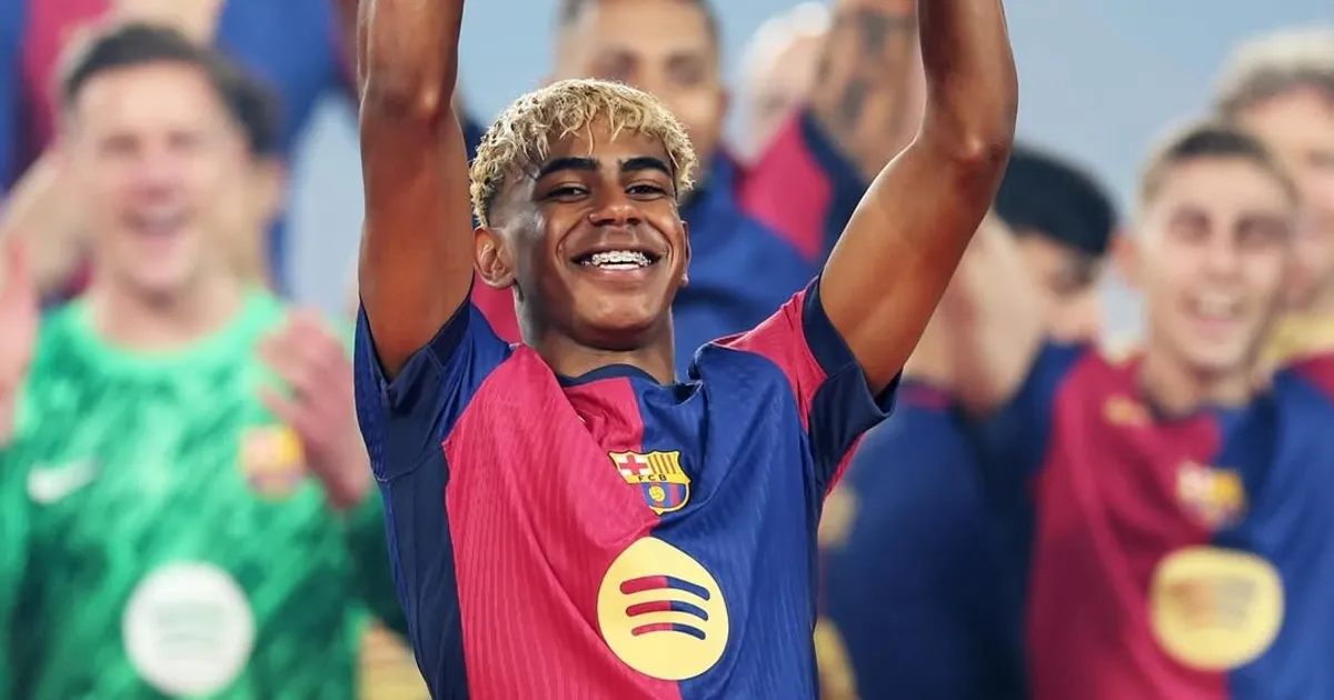 Lamine Yamal renova contrato com FC Barcelona até 2031