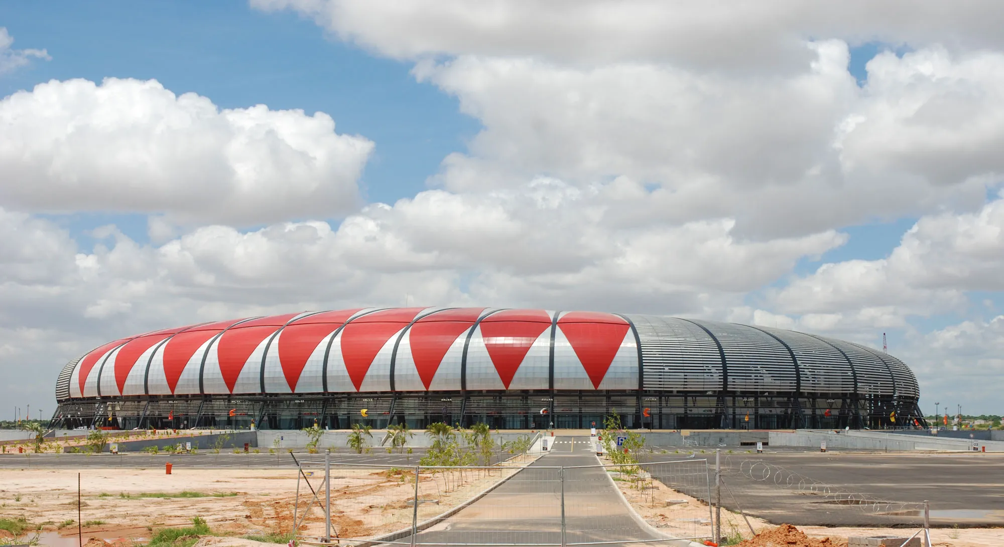 Via lateral do Estádio 11 de Novembro encerrada por dois meses devido a obras de requalificação