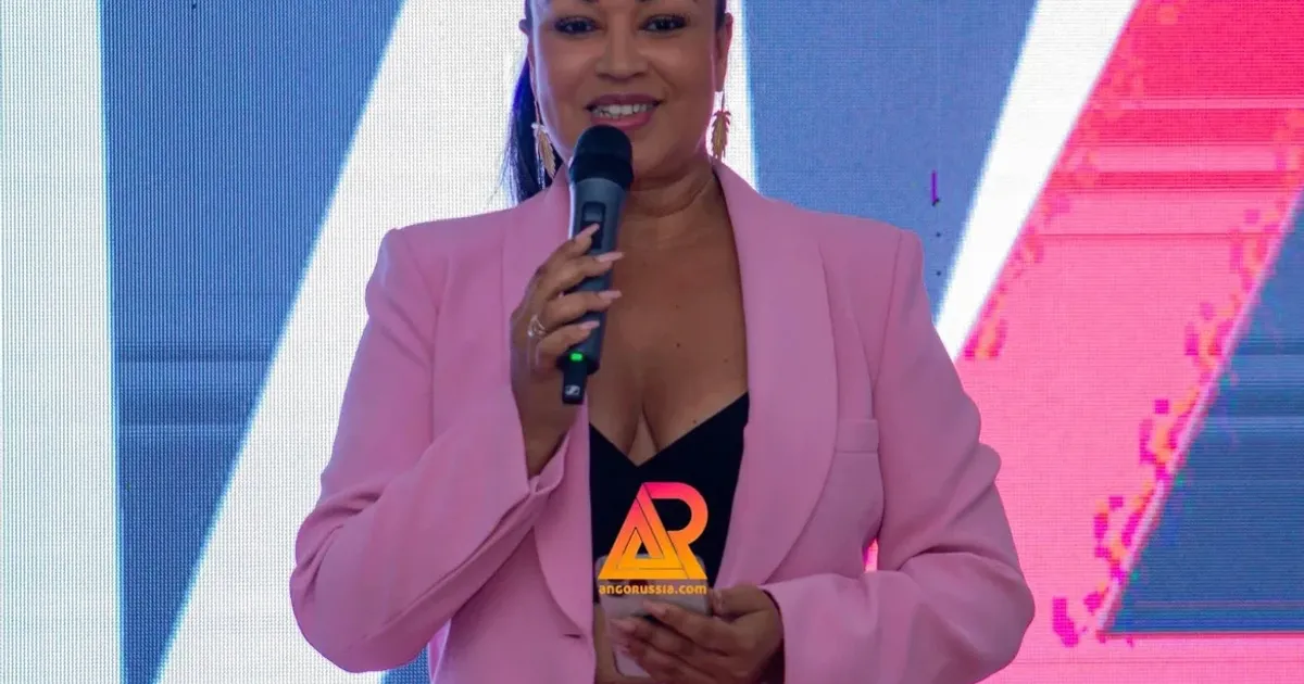 Karina Barbosa fala sobre percalços na jornada e completa: -“Por amar demais”