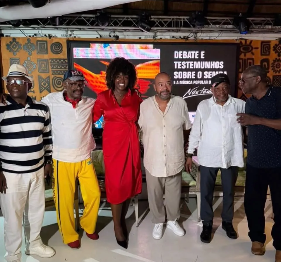 Paulo Flores reúne-se com os “Mestres do Semba” durante passagem por Angola