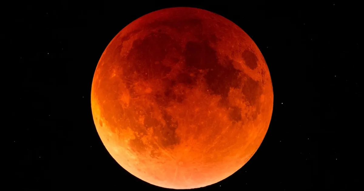 Eclipse lunar total vai iluminar o céu do território angolano neste domingo