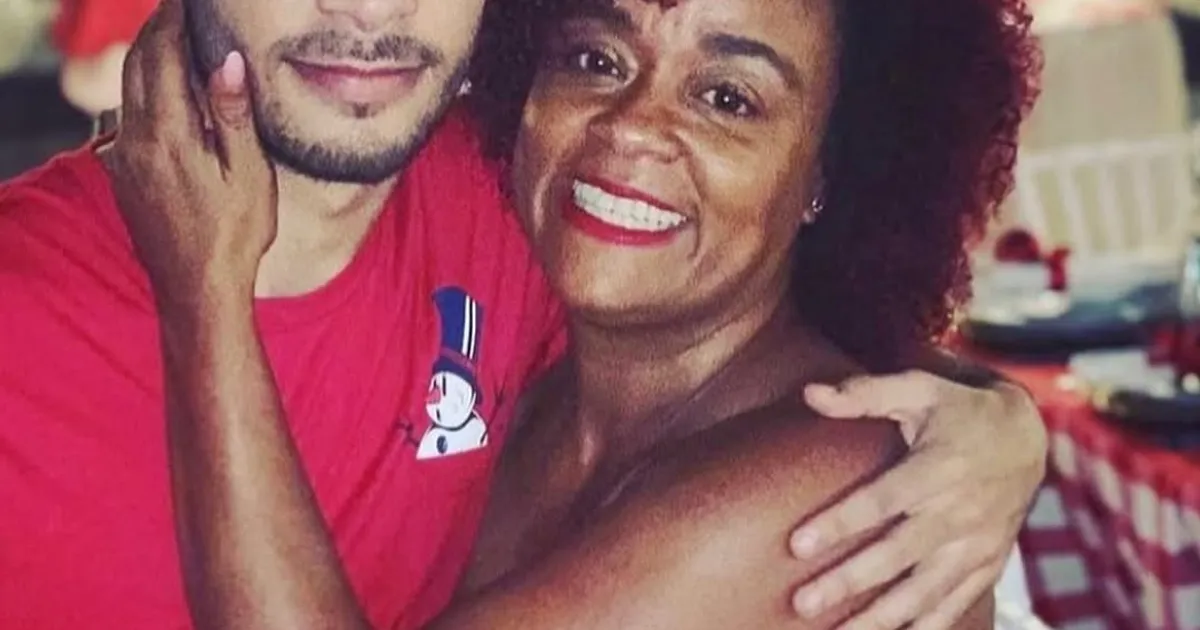 Eric Rodrigues celebra aniversário da mãe e presta homenagem ao tio falecido