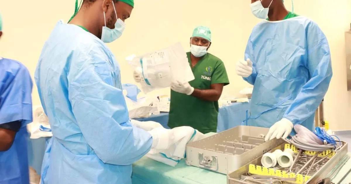 Angola regista sucesso na primeira cirurgia robótica de próstata de 2026