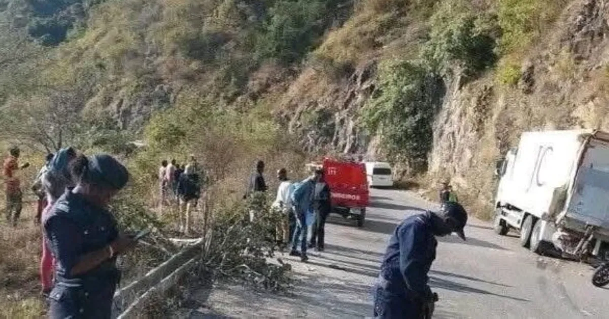 Criança de dois anos sobreviveu à queda de mais de 200 metros dentro do autocarro que se despistou na Serra da Leba