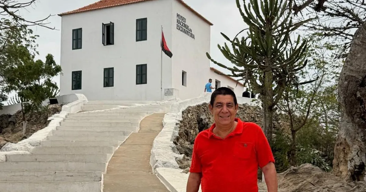 Zeca Pagodinho celebra passagem por Angola e visita pontos históricos em Luanda