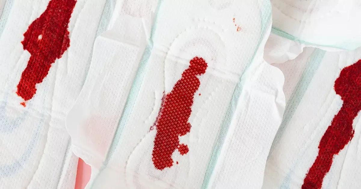 Sangue menstrual surge como nova tendência de skincare e divide opiniões