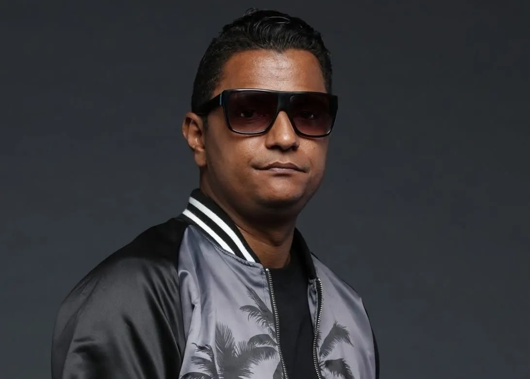 Paulo Alves oficializa noivado com Marleni Mateus