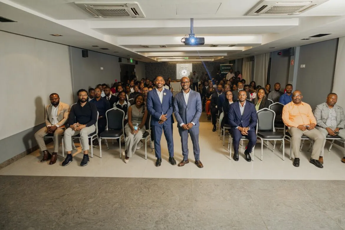 Edlásio Vasconcelos e Nelson Canhanga lançam “PetroNauka”, primeiro portal angolano focado em petróleo, mineração e energia