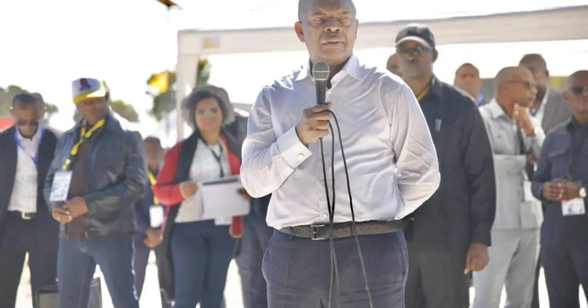 “Vamos procurar executar os projectos a uma velocidade acima do que é normal”, promete PR