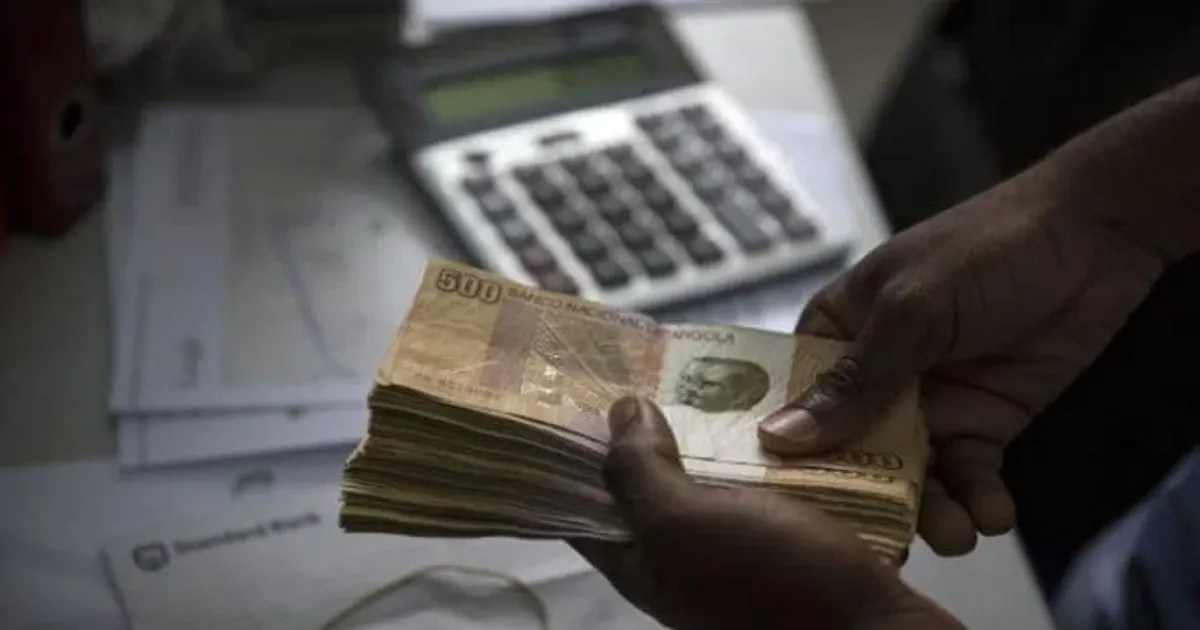 Venda de viatura atrai 78 jovens intermediários, facto se torna impasse e repercute nas redes sociais