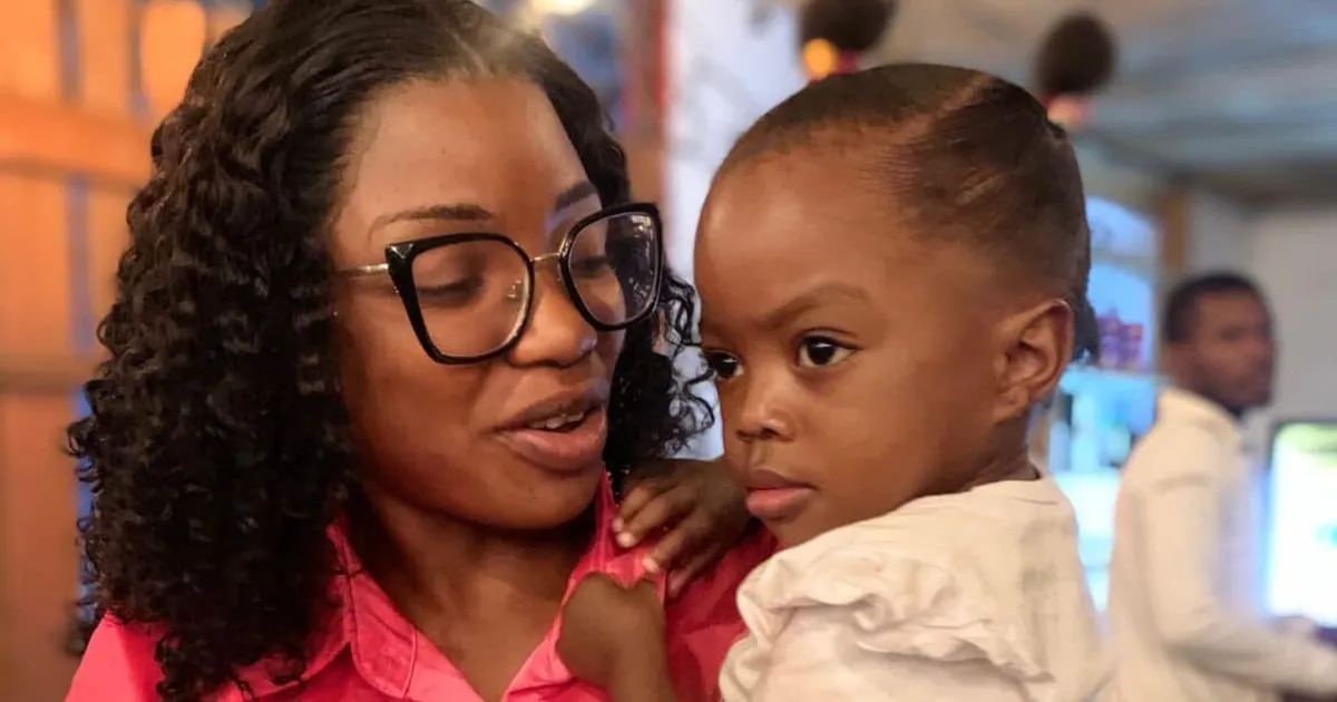 Mãe comove internautas ao falar da filha falecida: -“Sempre te amarei, minha princesa Abigail.”