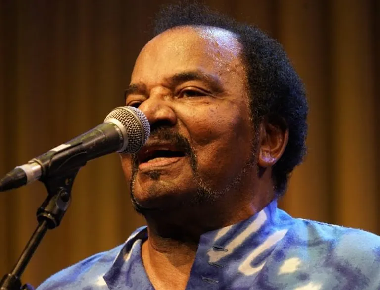 Bonga defende que a construção de um artista exige tempo e dedicação: “Não nasce de um dia para o outro”
