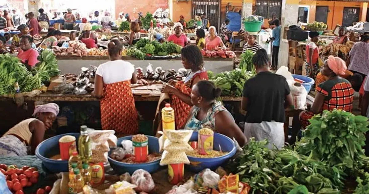Procura de alimentos e presentes de Natal agita vários pontos da cidade capital