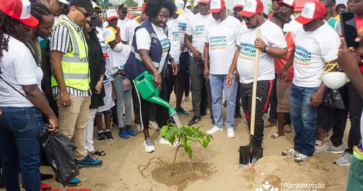 Ingombota: Mega campanha de limpeza e arborização marca “Dia do Serviço Voluntário” no Município