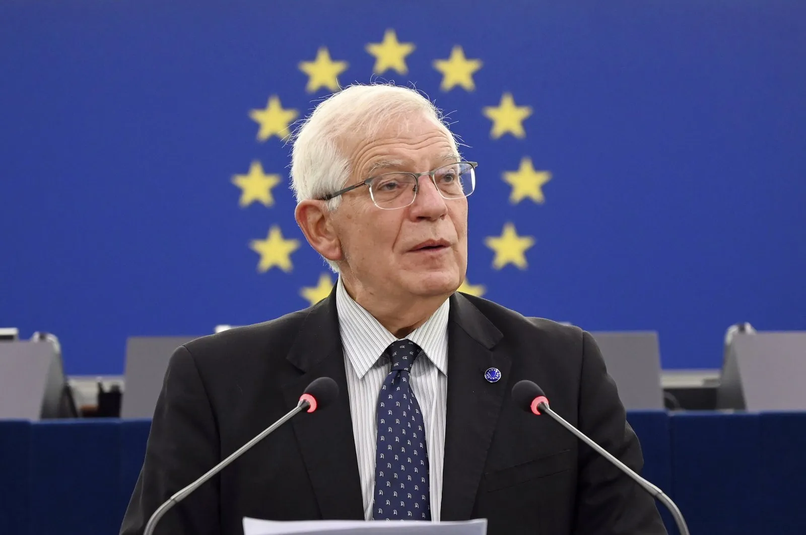 Parlamento Europeu aprova resolução a condenar Uganda por violência política e perseguição a Bobi Wine