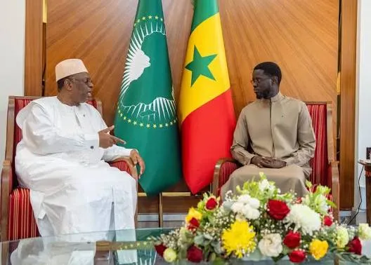 Macky Sall reúne-se com presidente senegalês em meio a críticas