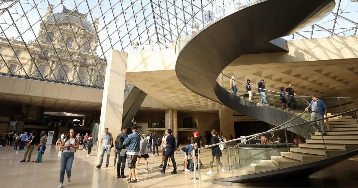 Assaltado Museu do Louvre em França