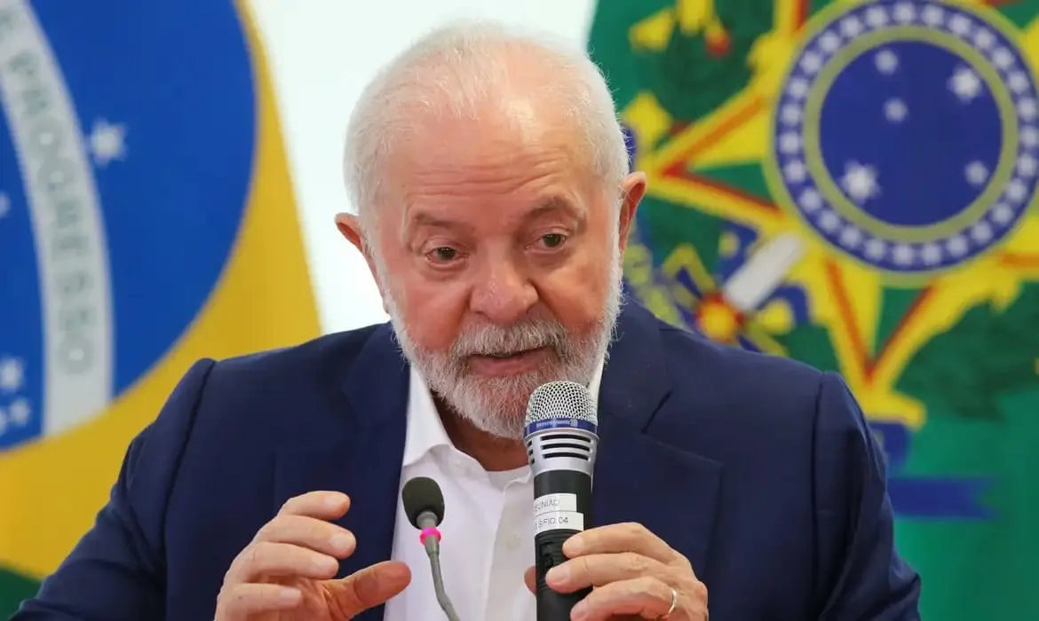 Brasil: Lula da Silva entra na disputa eleitoral para continuar no Palácio do Planalto