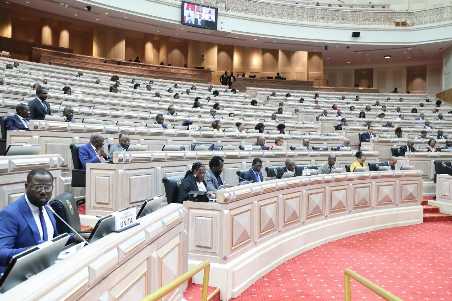 Deputados divergem sobre proposta de lei contra informações falsas na internet