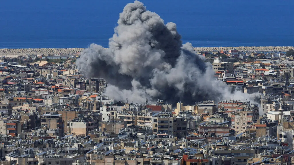 Bombardeamento israelita mata militares libaneses e agrava tensão na fronteira
