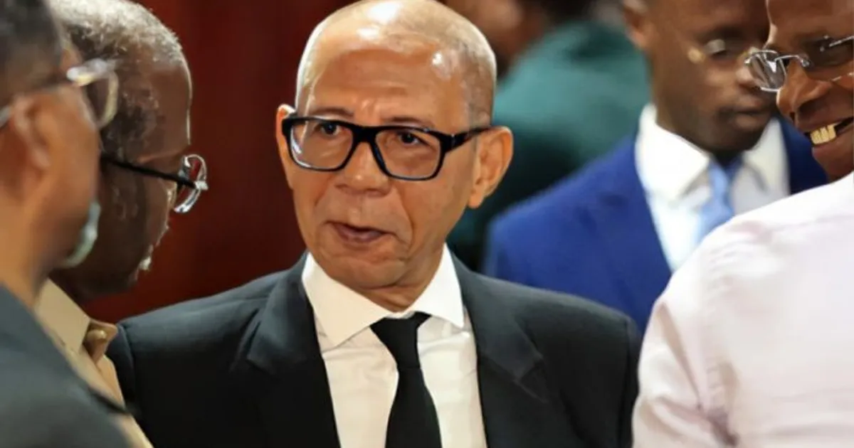 General Kopelipa pode ser absolvido de todos crimes de que vem sendo acusado, diz analista
