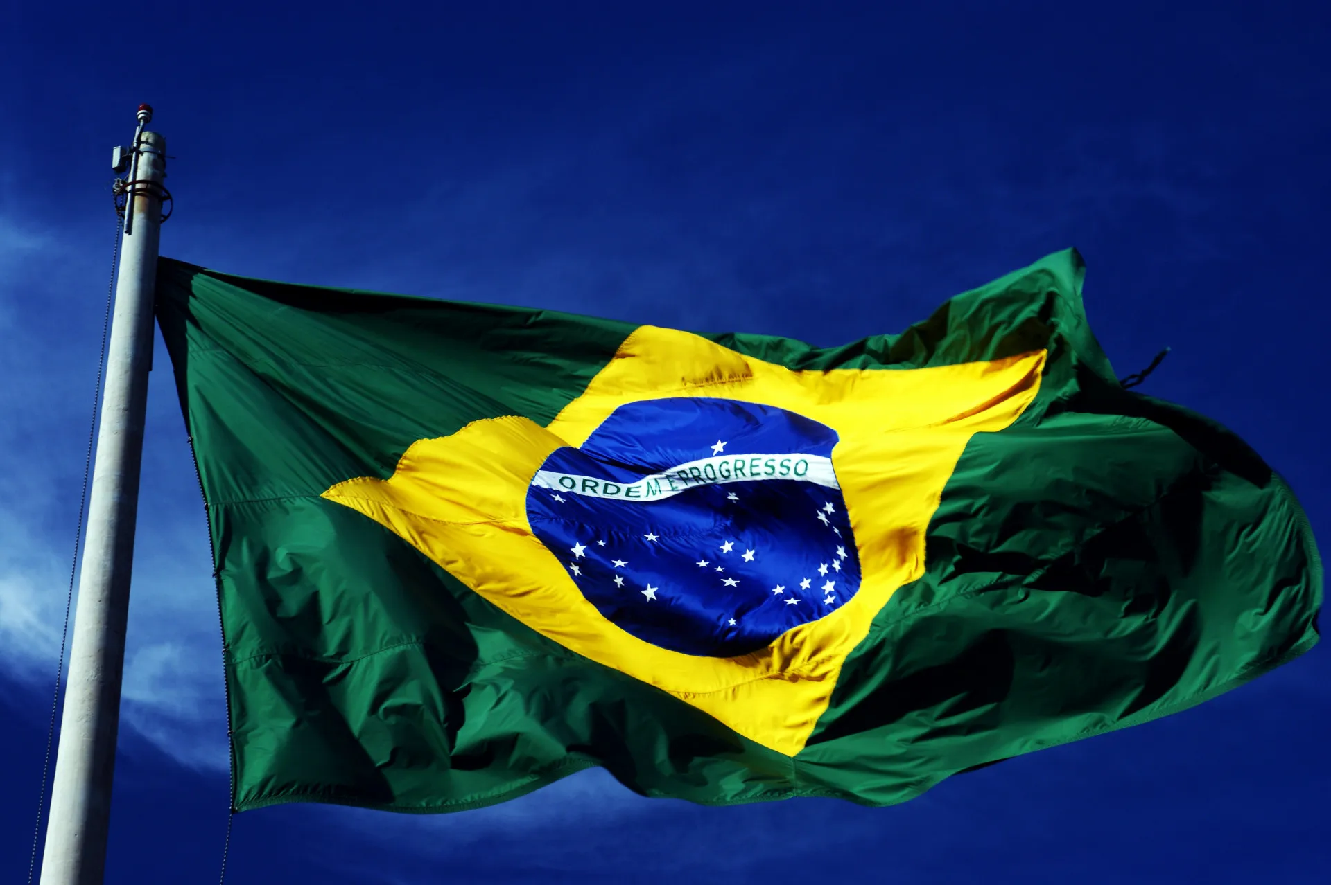 Brasil retalha EUA com aplicação de tarifas aos produtos americanos