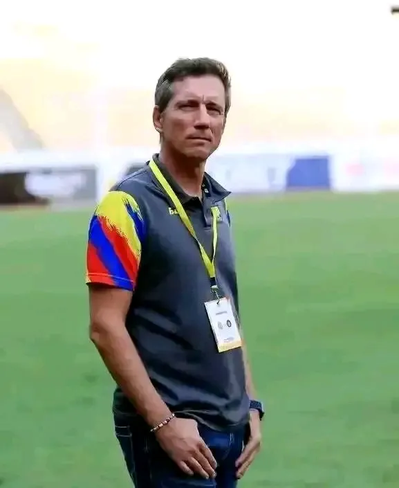 Petro de Luanda anuncia regresso de Alexandre Santos após rescisão com João Pedro Sousa