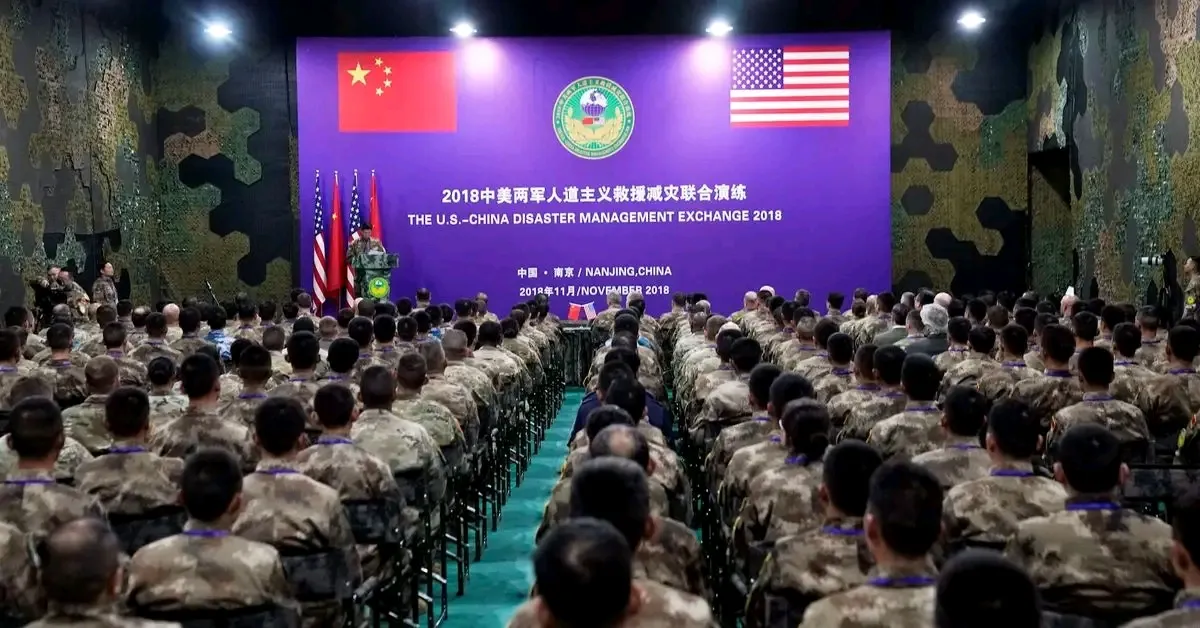 Militares chineses e norte-americanos apostam no diálogo para reduzir tensões