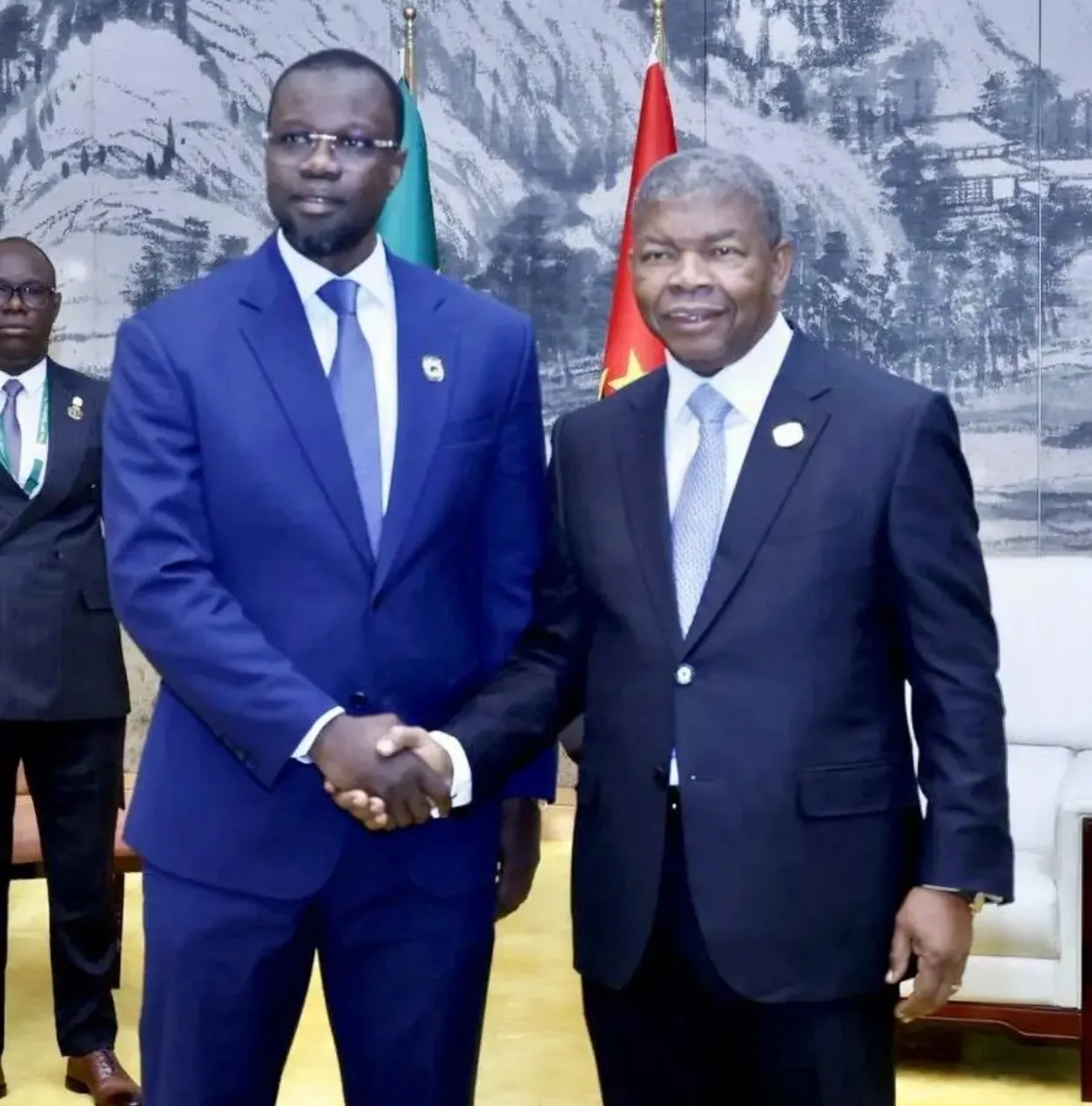 Angola e Senegal discutem cooperação em sectores estratégicos