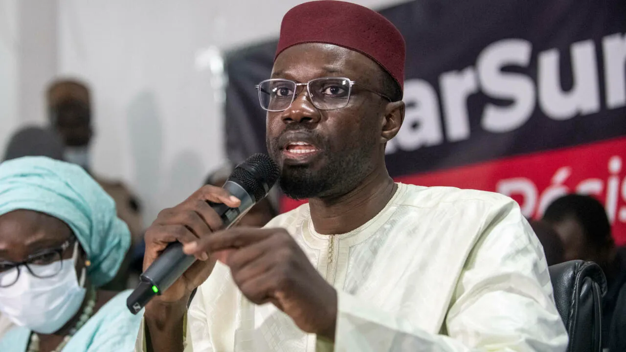 Senegal: Sonko é reconduzido à liderança do Pastef em clima de divisão política