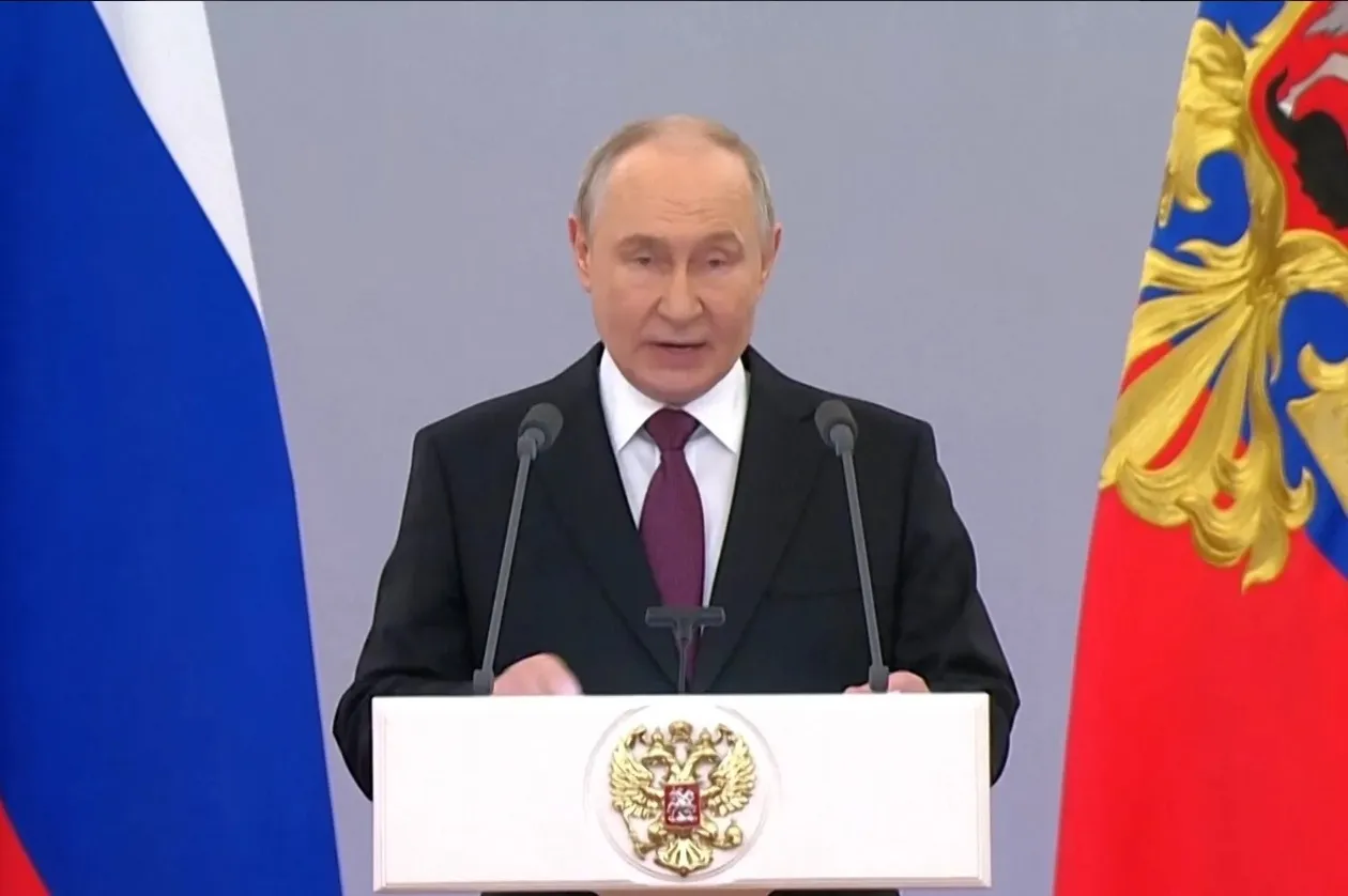 Partido de Putin vence legislativas russas com maioria expressiva