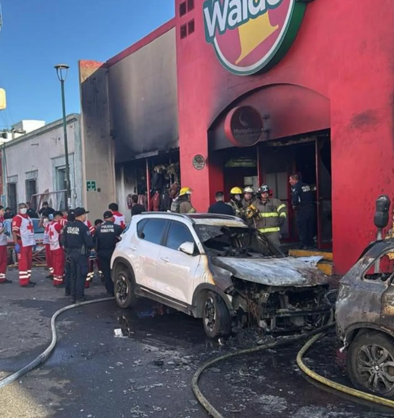 México: Incêndio em centro comercial faz cinco mortos e vários feridos