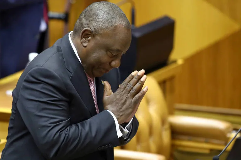 Ramaphosa agradece a Putin por facilitar regresso de sul-africanos envolvidos na guerra na Ucrânia