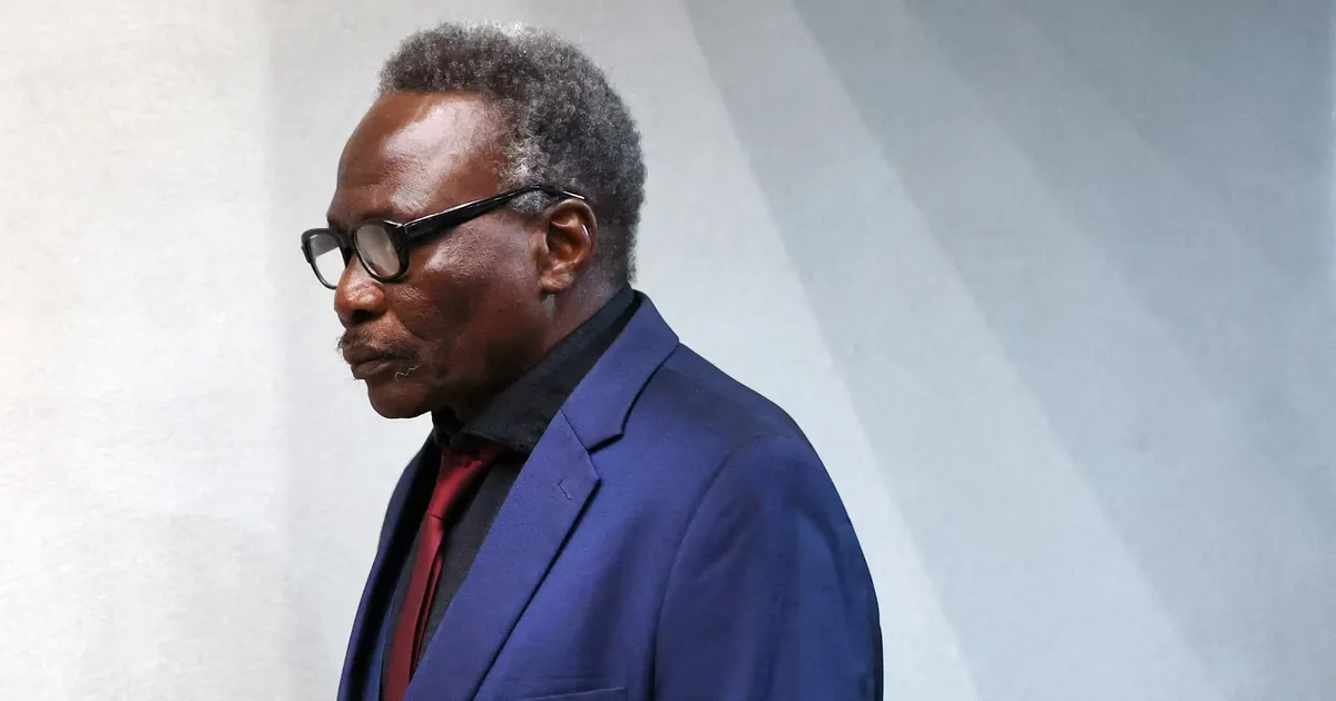 Líder de milícia sudanesa condenado a 20 anos de prisão por crimes em Darfur