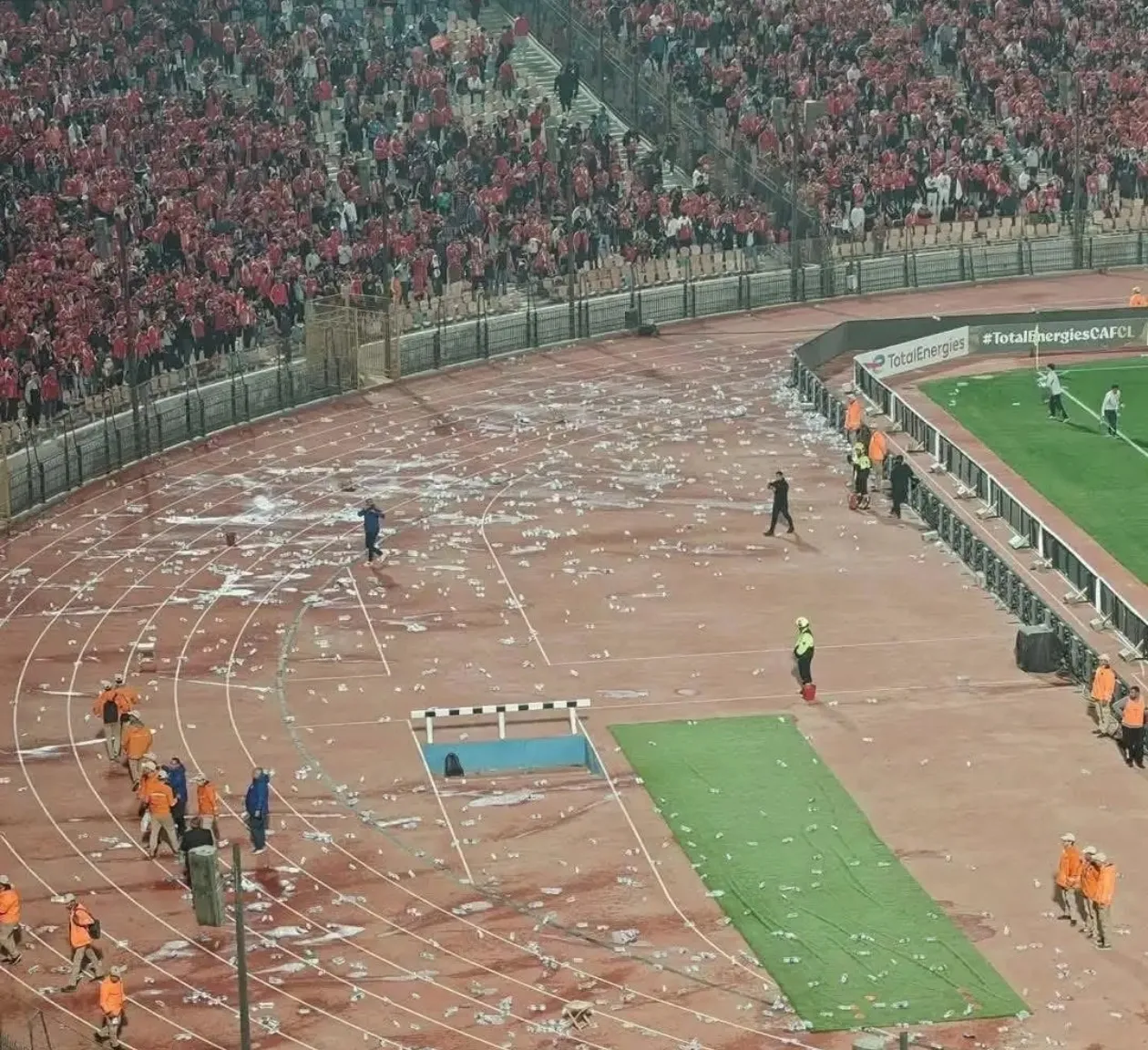 Adeptos do Al Ahly provocam caos e clube pode ser punido