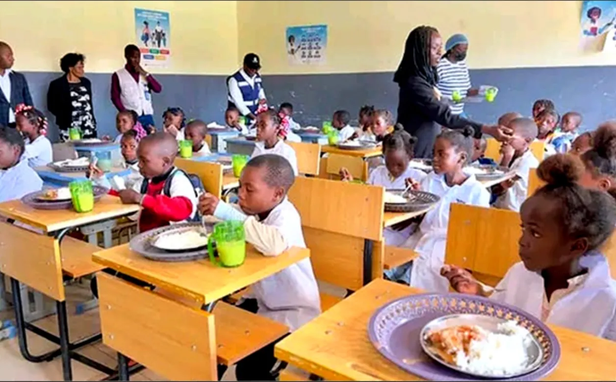 Programa de Alimentação Escolar aumenta frequência de alunos no município da Canhamela