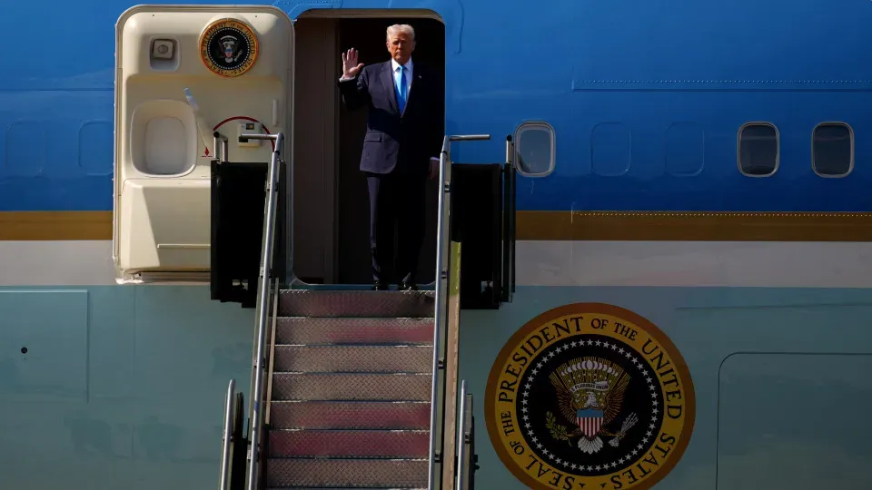 Avião oficial do Presidente dos Estados Unidos será pintado com cores favoritas de Trump