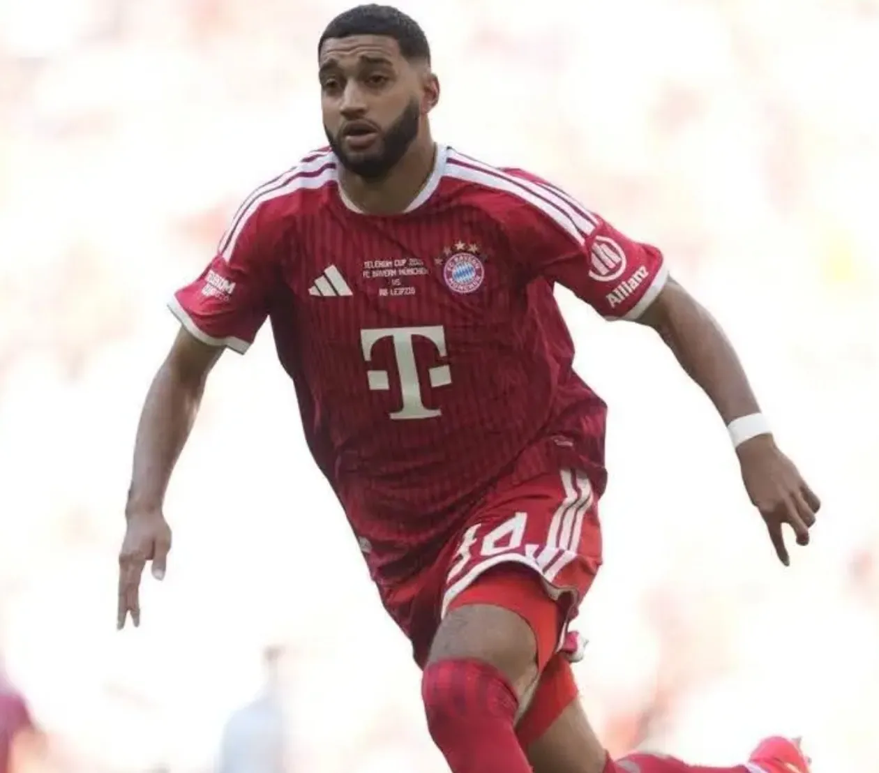 Bayern Munique estreia-se com goleada e brilho africano na Bundesliga