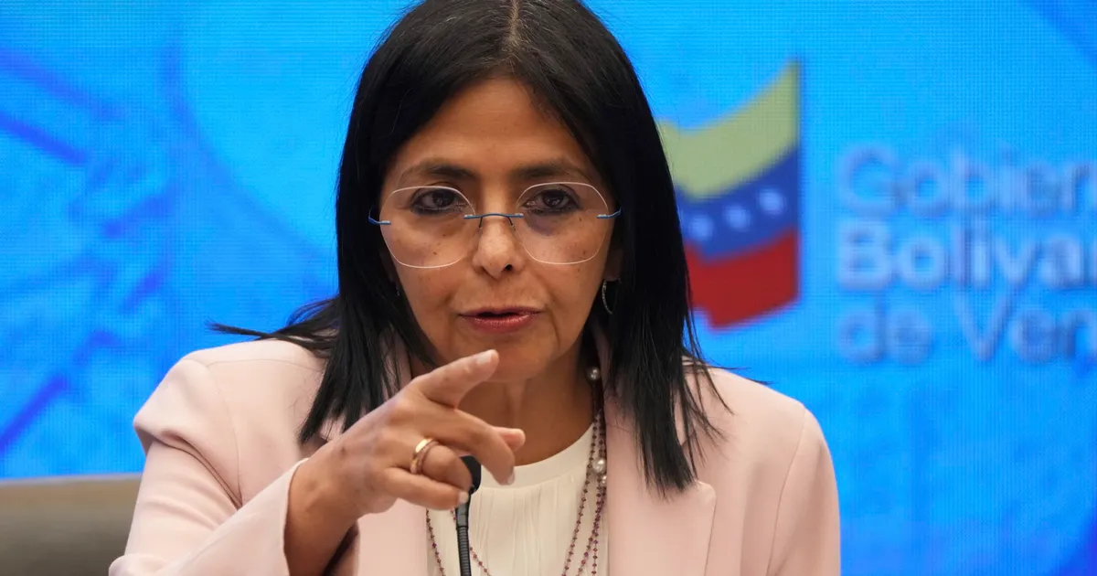 Presidente interina da Venezuela vai pagar um “preço muito alto” se não cooperar com os EUA, diz Trump