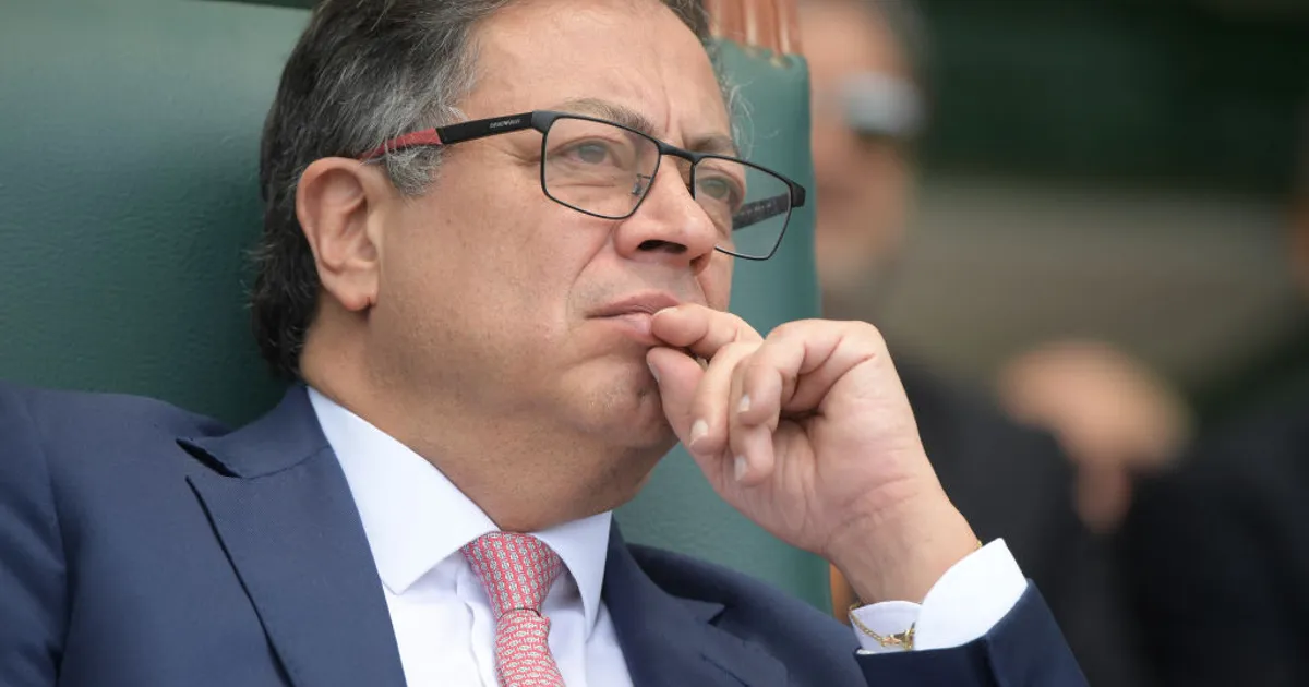 Presidente da Colômbia promete “pegar em armas” para defender-se das ameaças de Trump