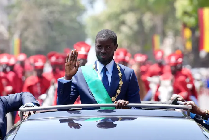 Conselheiro especial do presidente senegalês demite-se após visita de Macky Sal ao Palácio