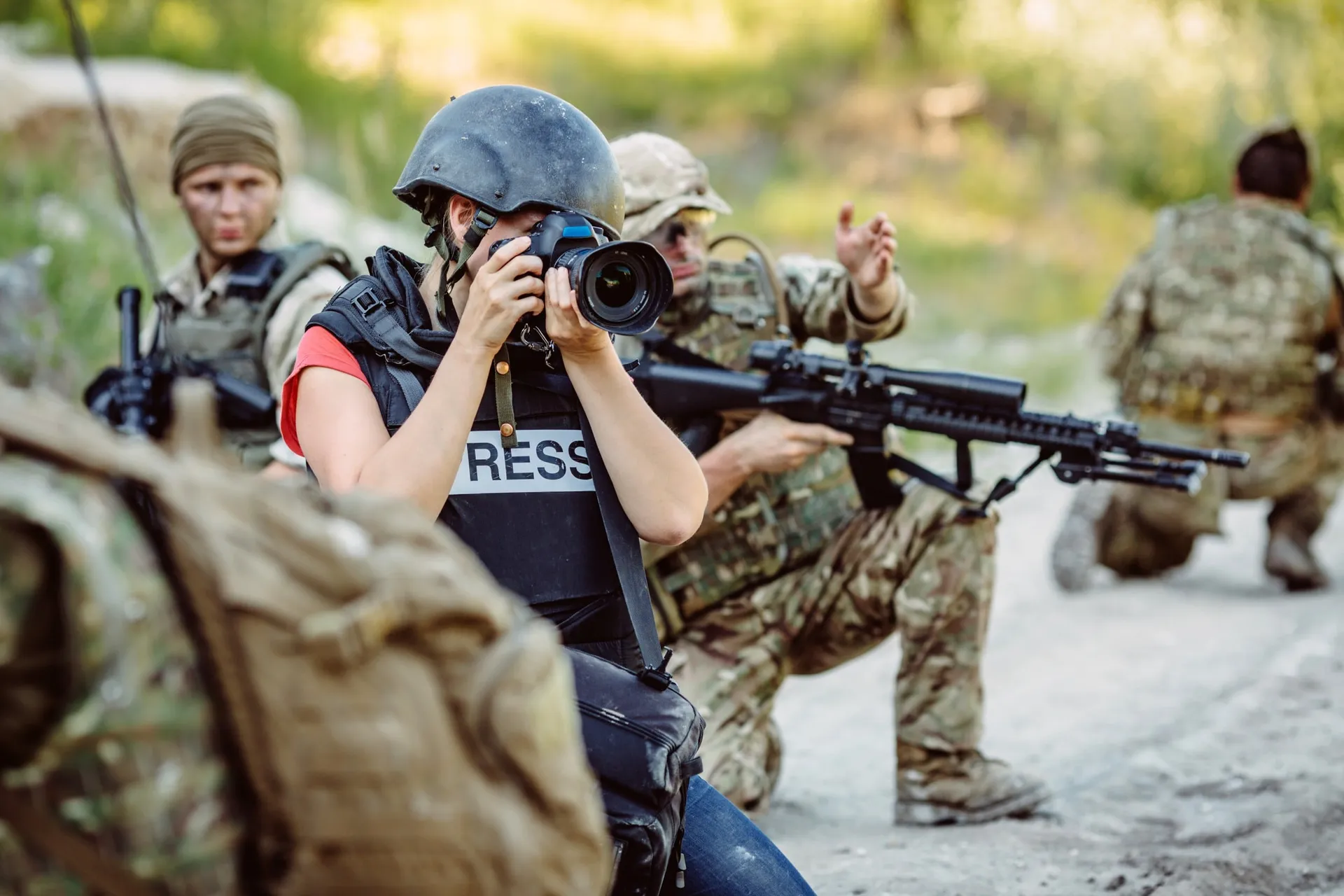 Jornalistas egípcios acusados de terrorismo em meio à repressão à imprensa
