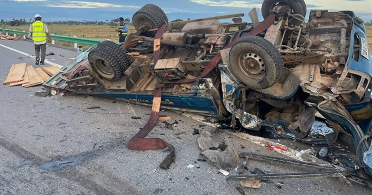Despiste de autocarro no Camboja faz pelo menos 13 mortos