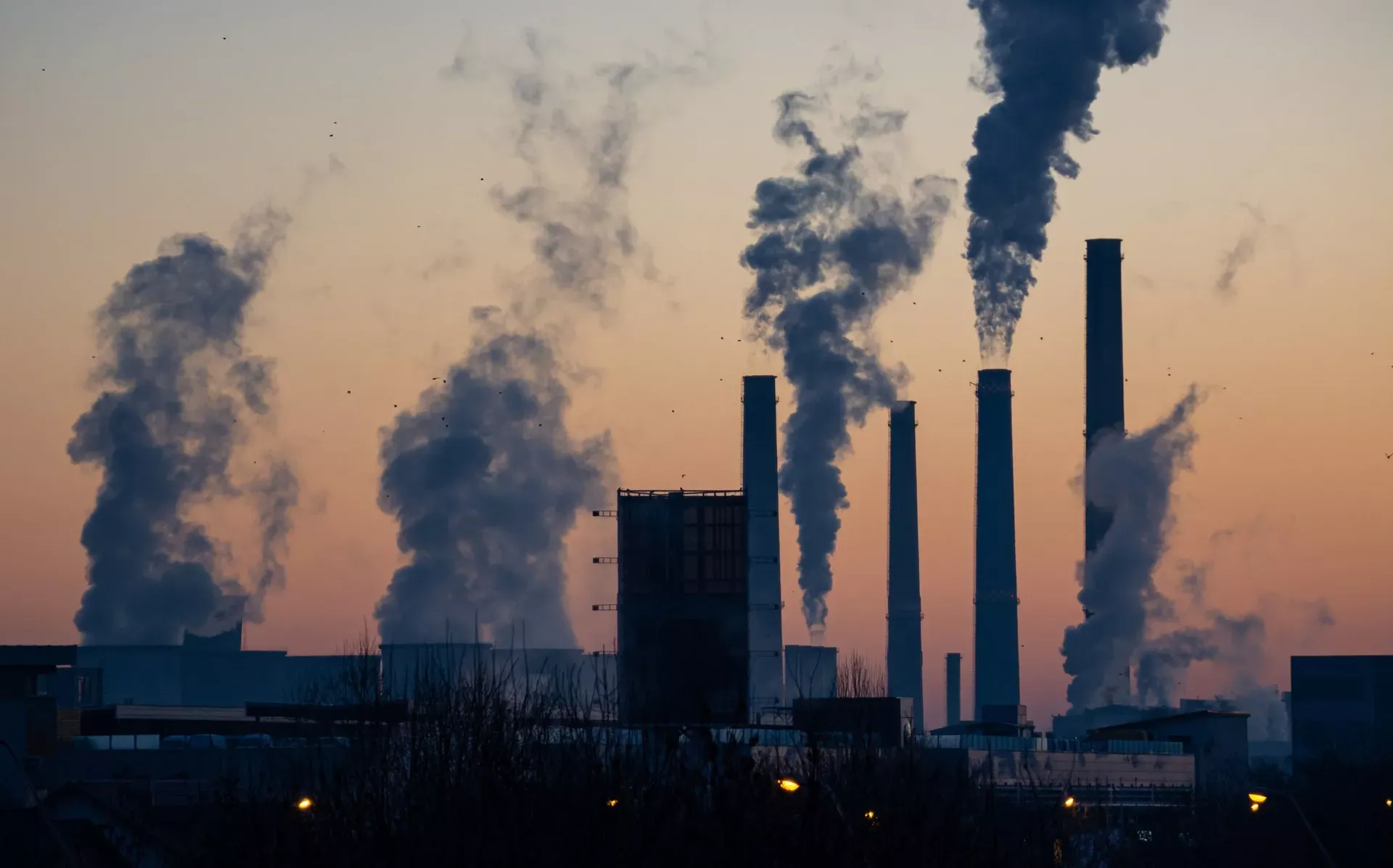 Índia lança comboio movido a hidrogénio para reduzir emissão de carbono
