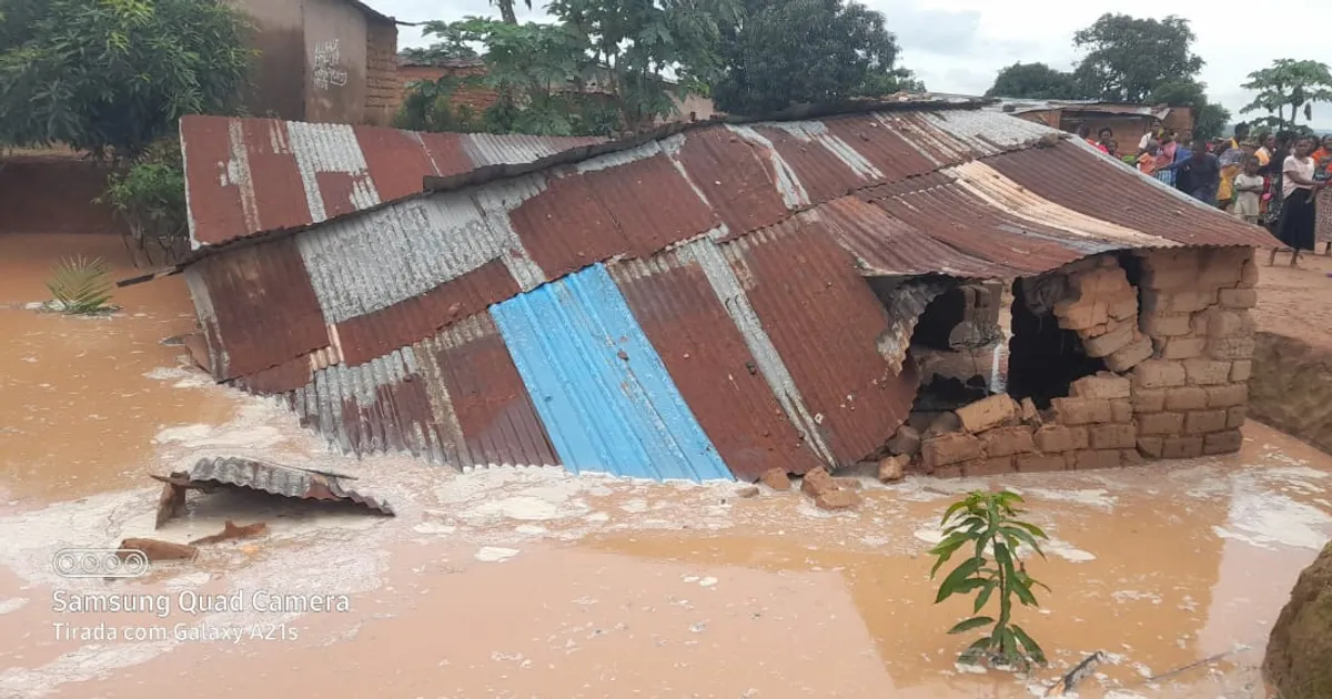 Primeiras chuvas causam estragos e desalojam mais de 40 pessoas