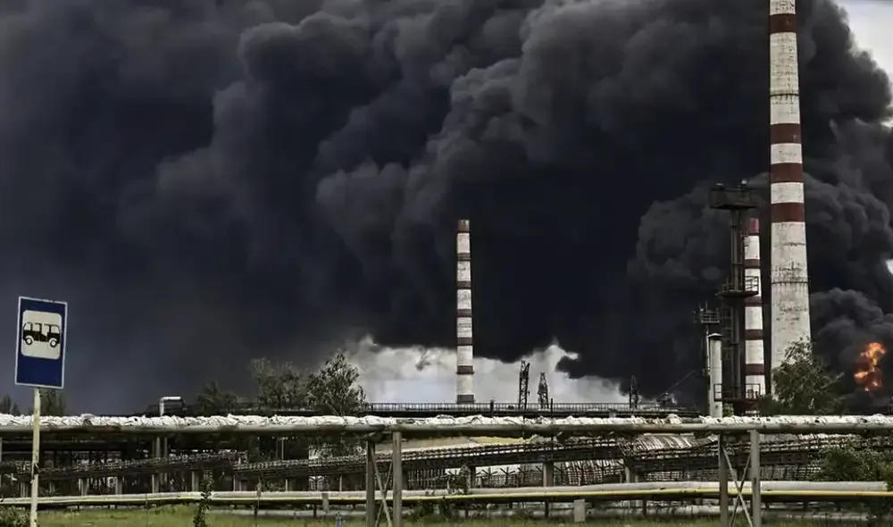 Ucrânia ataca instalações petrolíferas e militares perto de São Petersburgo